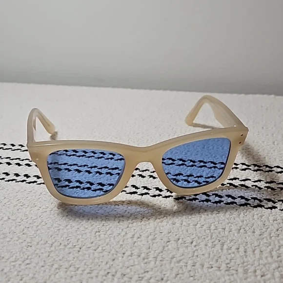 Ray-Ban Beige and Blue Sunglasses - Picture 2 of 6